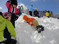 雪遊び