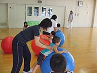 みんなで大ボール遊び